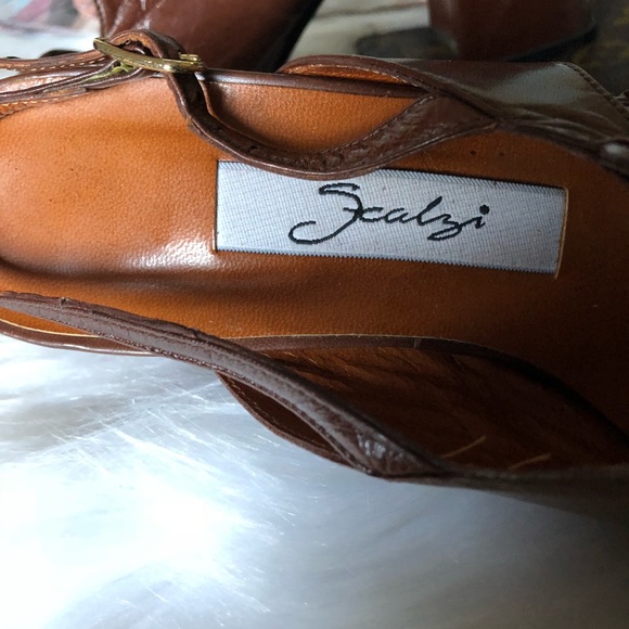 Scalzi Genuine Leather Chunky Heels - Picture 5 of 9